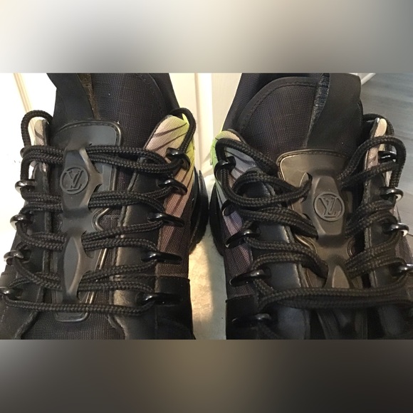 Louis Vuitton Shoes - Picture 4 of 12